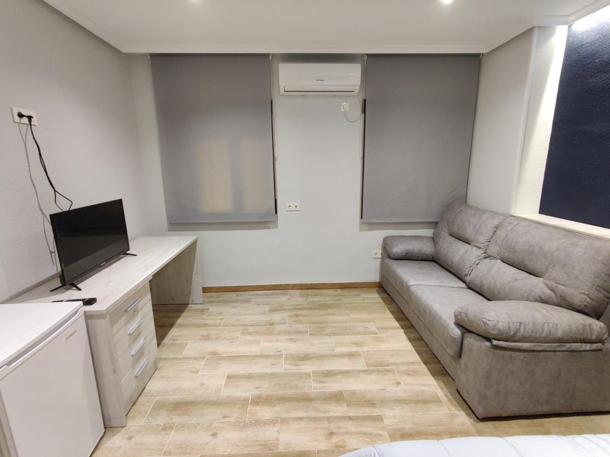 Duerme A Gusto - Tu Habitacion Acogedora En Torredonjimeno Eksteriør bilde