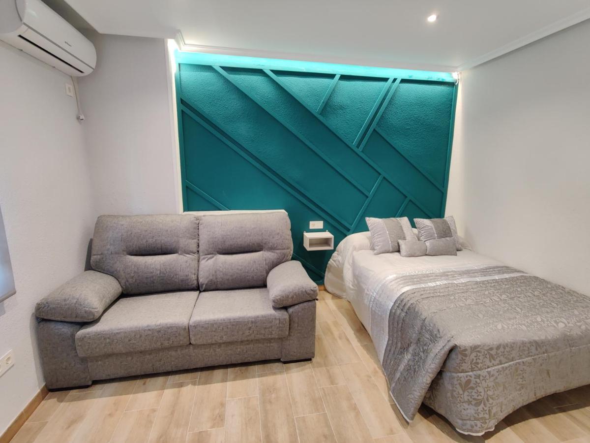 Duerme A Gusto - Tu Habitacion Acogedora En Torredonjimeno Eksteriør bilde