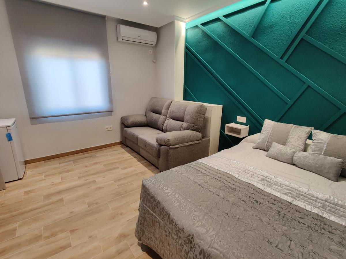 Duerme A Gusto - Tu Habitacion Acogedora En Torredonjimeno Eksteriør bilde