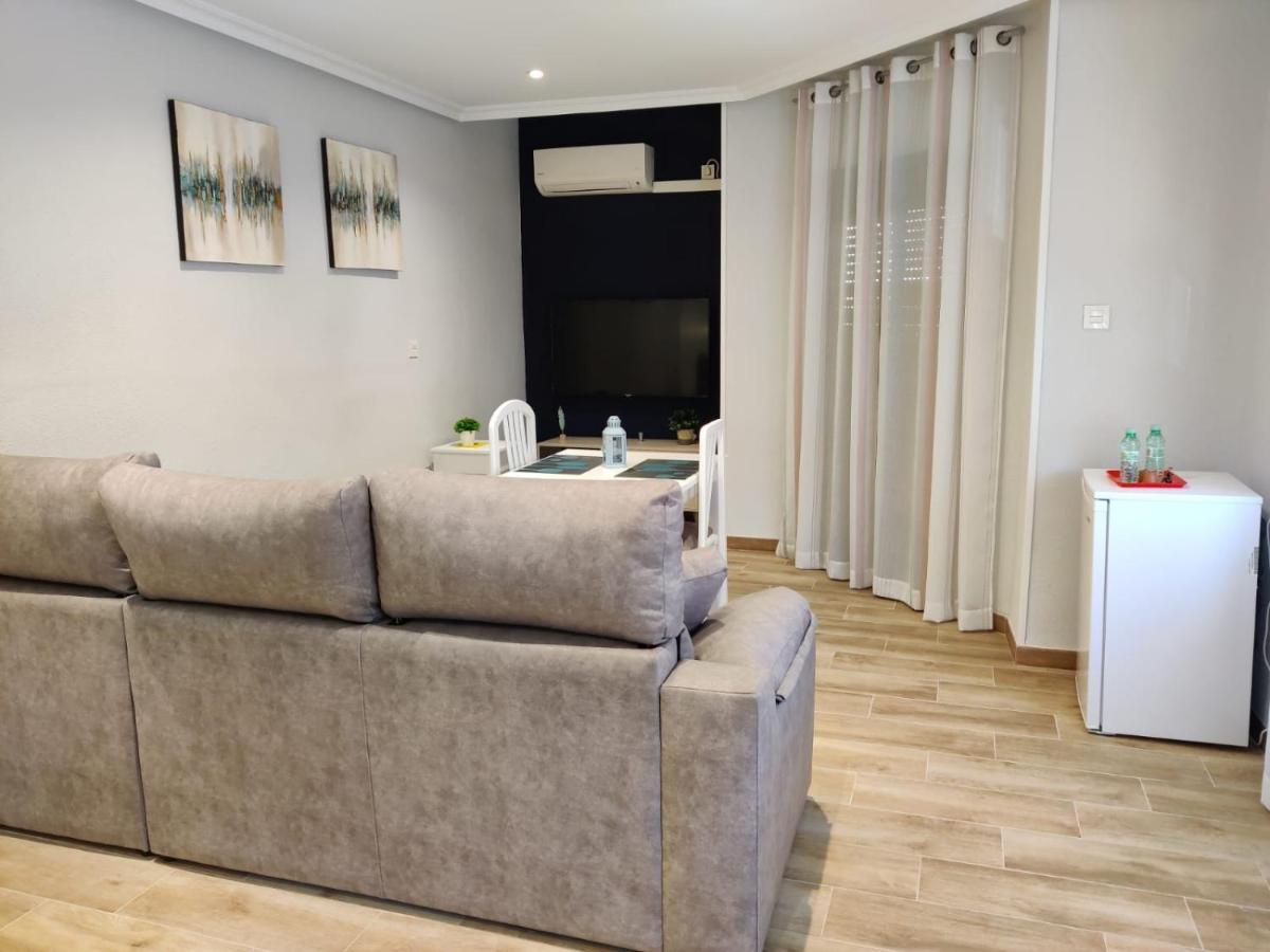 Duerme A Gusto - Tu Habitacion Acogedora En Torredonjimeno Eksteriør bilde