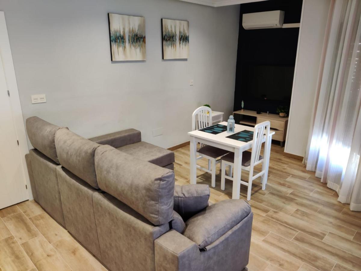 Duerme A Gusto - Tu Habitacion Acogedora En Torredonjimeno Eksteriør bilde